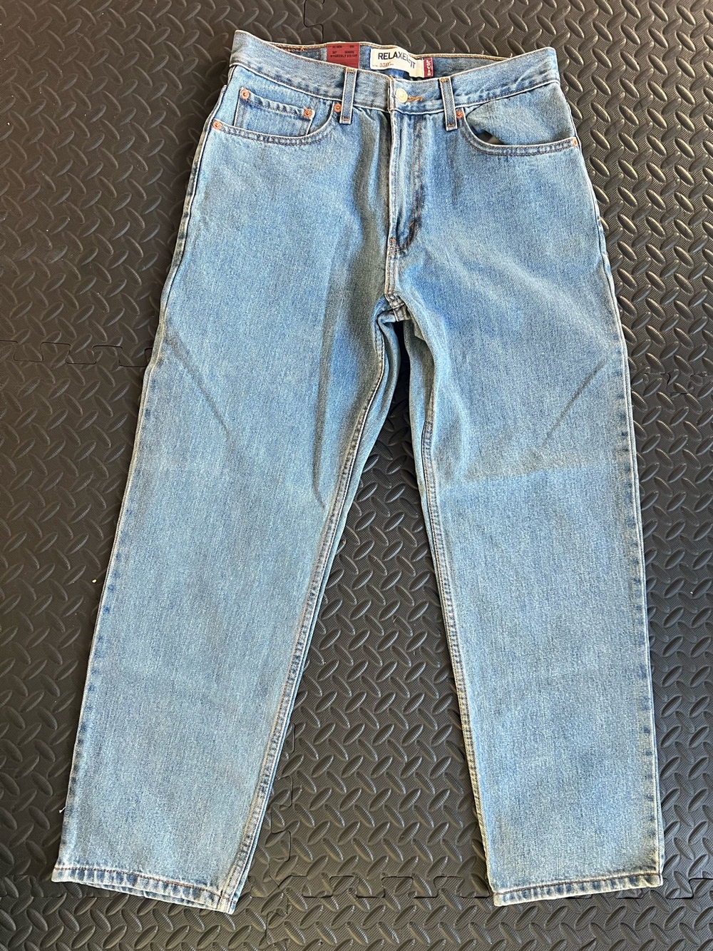 NWT Levi's 550 Relaxed Fit Light Blue Denim Jeans Size W33L30
